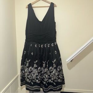 Women’s NWT Black Floral S.L Fashion Formal Wedding Tank Top Midi Dress Size: 22